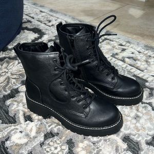 Madden girl platform combat boots. Size 6.5. Great condition.